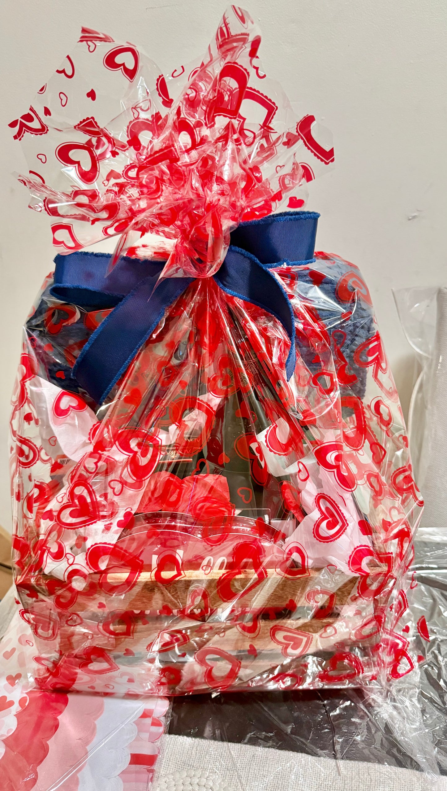 Valentine’s Day Men Basket